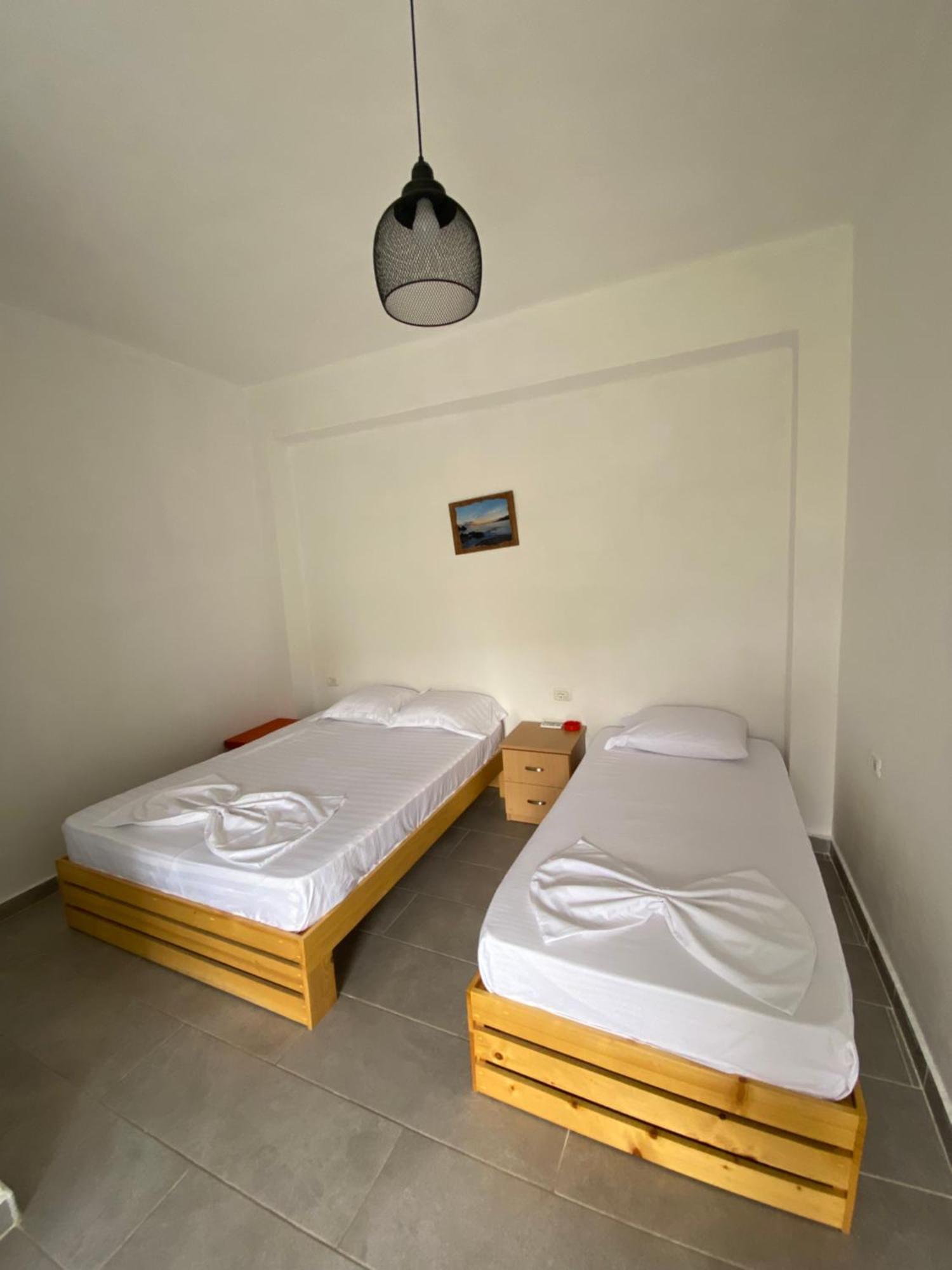 Eleni'S Holiday Rooms Хімара Екстер'єр фото